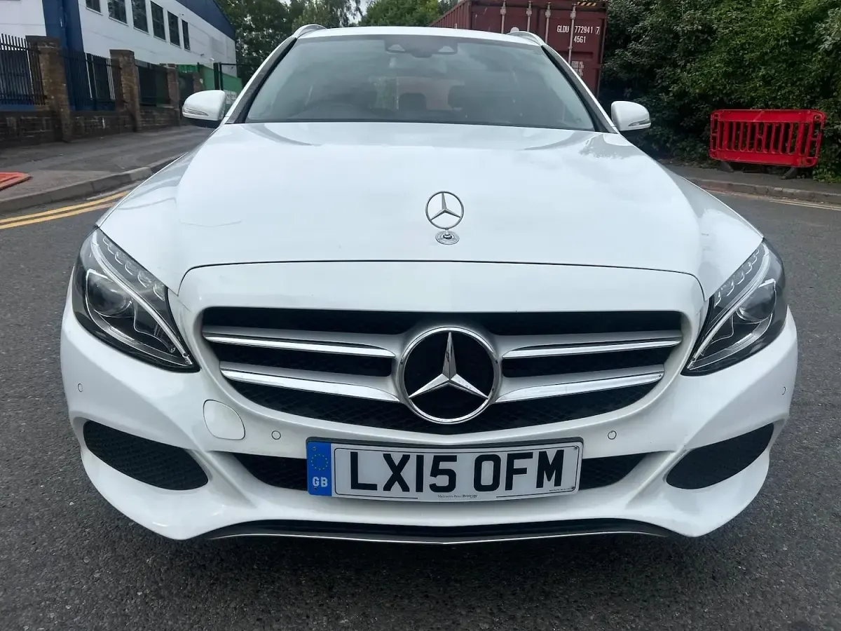 Used Mercedes C250 204 HP (150 kW) 2015 White Estate