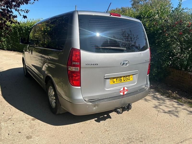 Used Hyundai I800 SE 134 HP (98 kW) 2016 Silver MPV