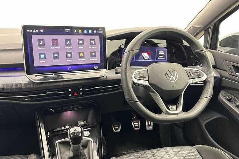 Used VW Golf VIII 150 HP (110 kW) 2025