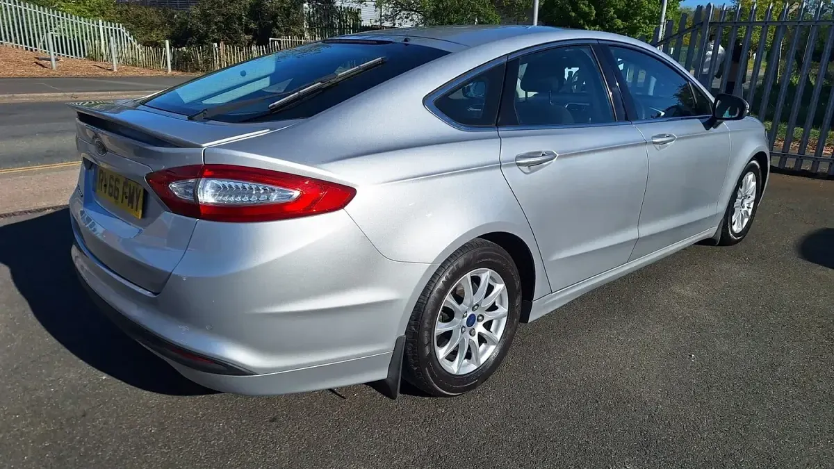Used Ford Mondeo Zetec 2016 Silver Hatchback