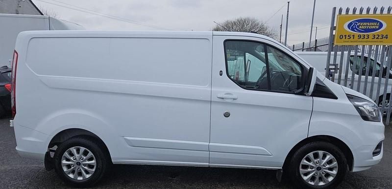 Used Ford Transit Custom Limited 130 HP (95 kW) 2022 White Van