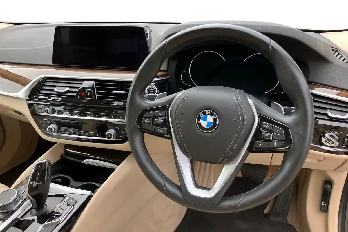 Begagnad BMW 520 Sport Line 187 HK (137 kW) 2017 Brun Sedan