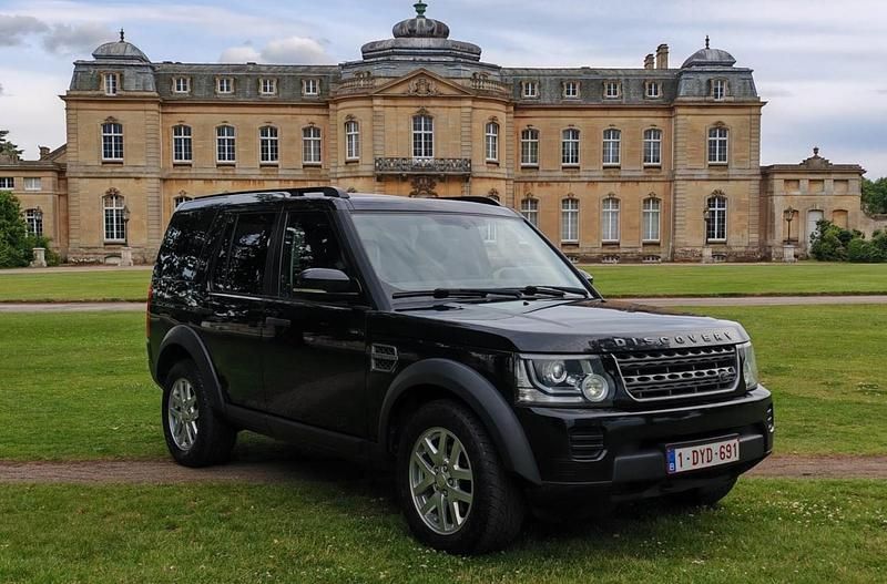 Black Used 2015 Land Rover Discovery 4 SE SUV | £17,000 (Fair price) - Image 1/4