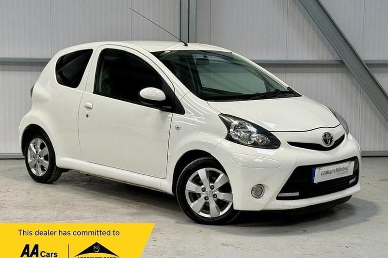 White Used 2013 Toyota Aygo Hatchback | £3,495 (Fair price) - Image 1/1