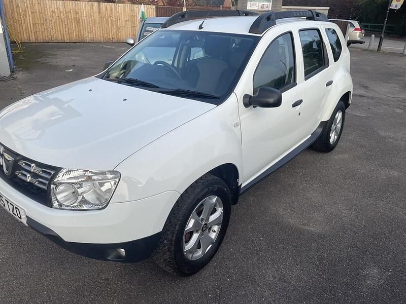 Used Dacia Duster Ambiance 110 HP (80 kW) 2015 White SUV