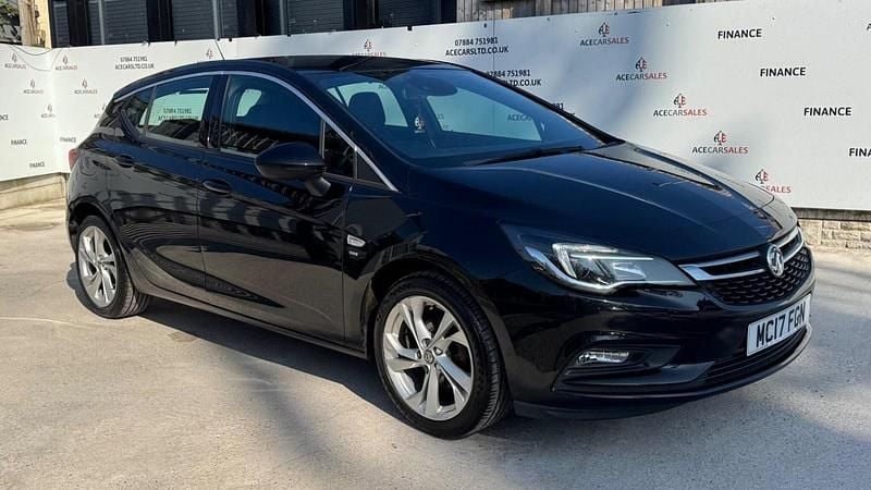 Used Vauxhall Astra SRi 150 HP (110 kW) 2017 Black Hatchback