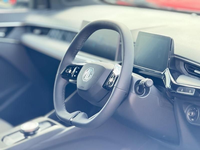 Used MG MG3 Trophy 194 HP (142 kW) 2025 Red Hatchback