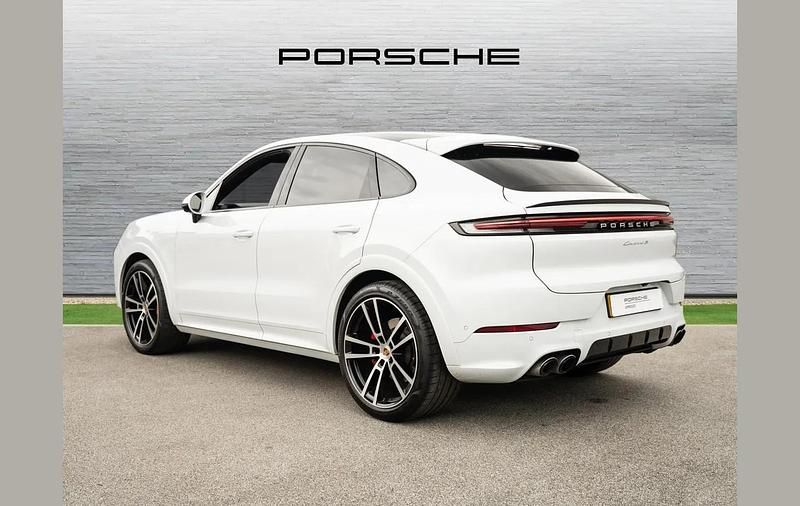 Used Porsche Cayenne S 468 HP (344 kW) 2023 White SUV