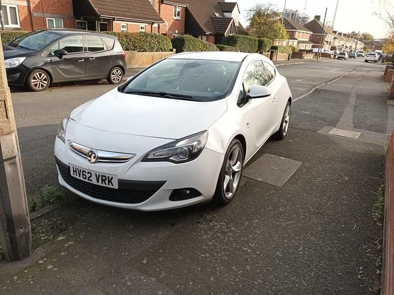 Used Vauxhall Astra GTC SRi 2012 White Hatchback