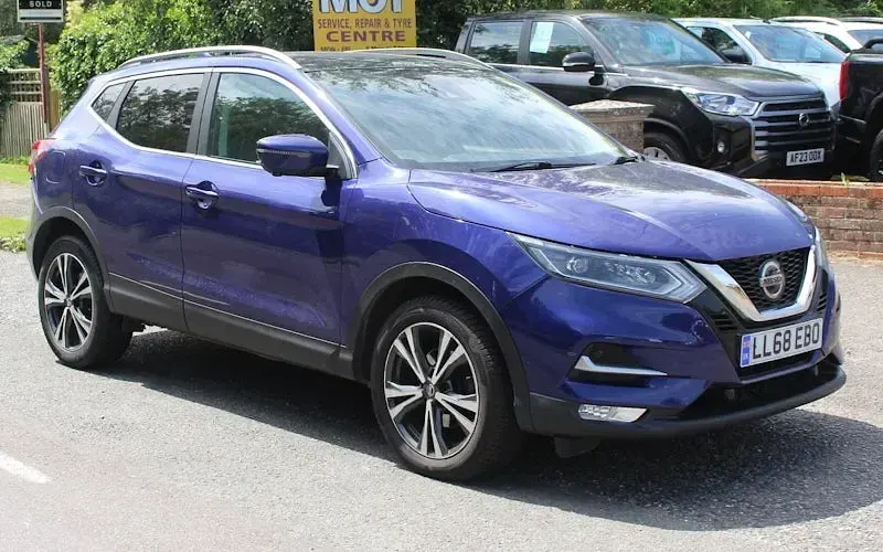 Used Nissan Qashqai N-Connecta 160 HP (117 kW) 2018 Blue SUV