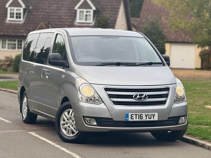 Silver Used 2016 Hyundai I800 SE MPV | £15,250 (Fair price) - Image 1/4