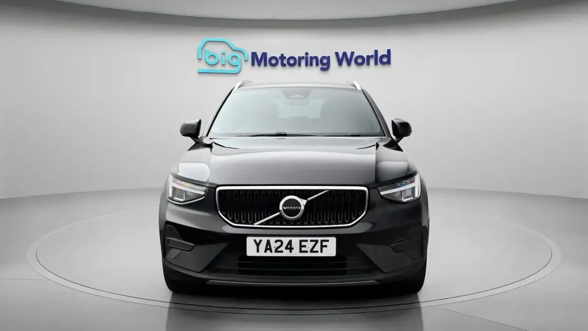 Used Volvo XC40 Core 163 HP (119 kW) 2024 Black SUV