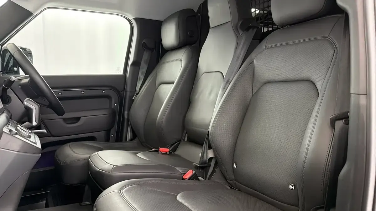 Used Land Rover Defender HSE Dynamic 2025 Grey SUV