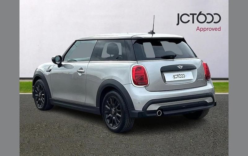 Used Mini Cooper Classic 134 HP (98 kW) 2023 Silver Hatchback