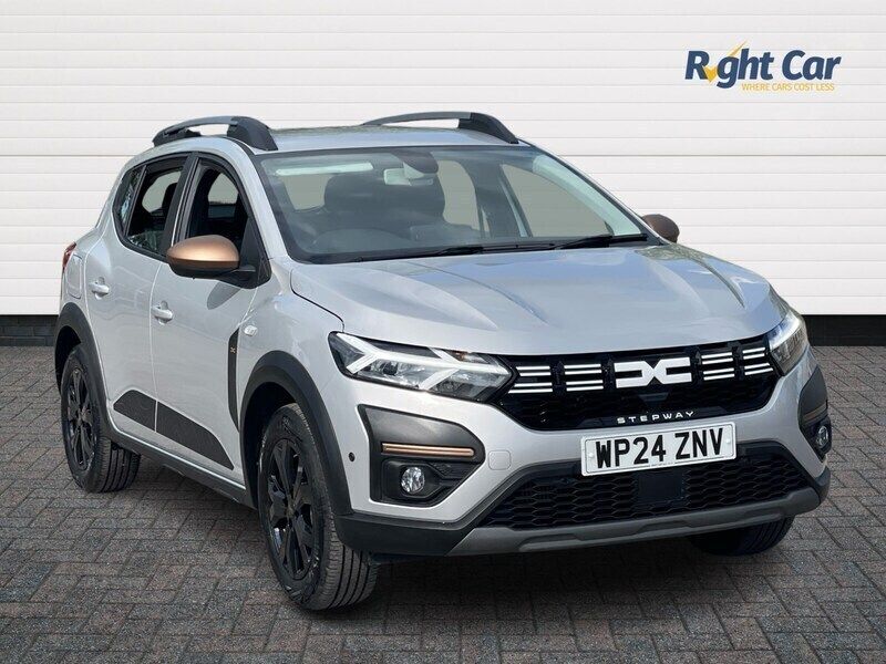 Silver Used 2024 Dacia Sandero Stepway Hatchback | £14,799 (Fair price) - Image 1/4