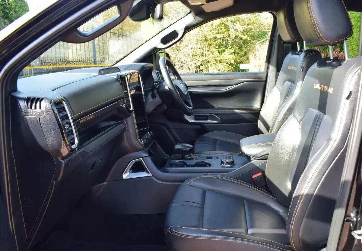 Käytetty Ford Ranger Wildtrack 202 HP (148 kW) 2024 Musta Nouto