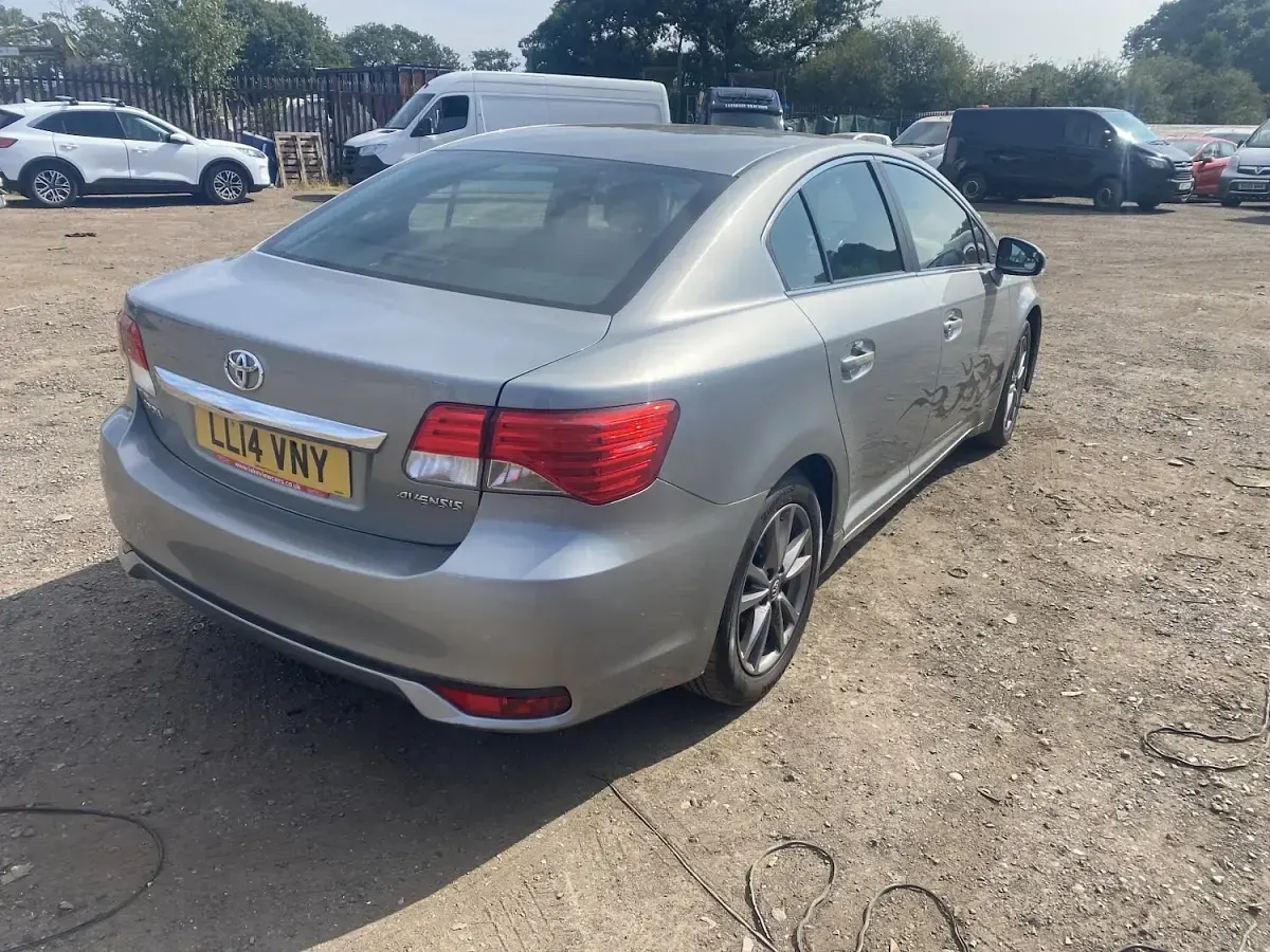 Used Toyota Avensis Business Edition 124 HP (91 kW) 2014 Grey Sedan