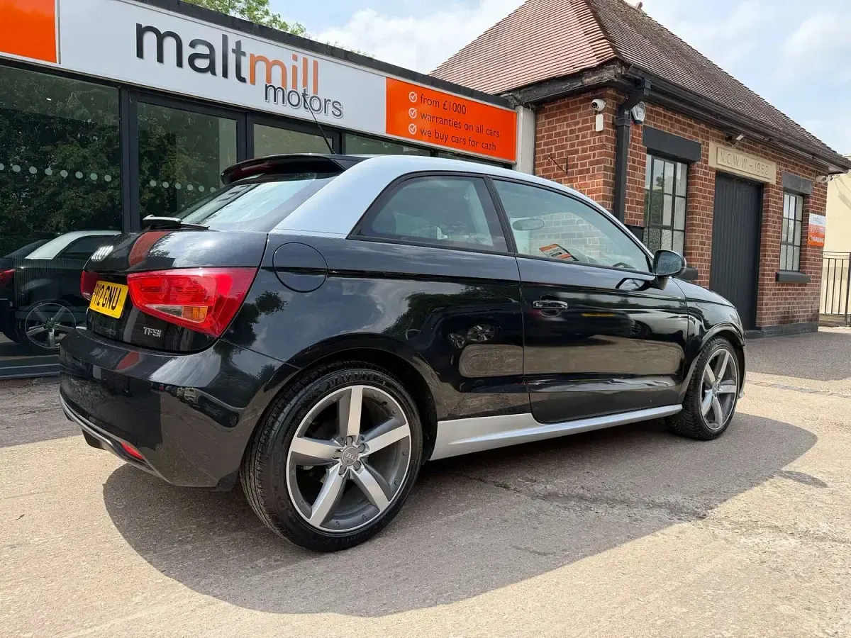 Used Audi A1 Design 86 HP (63 kW) 2012 Black Hatchback