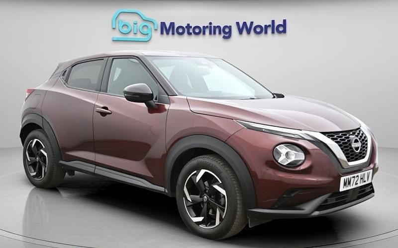 Used Nissan Juke N-Connecta 114 HP (83 kW) 2023 Red SUV