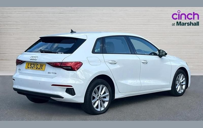 Używany Audi A3 110 KM (80 kW) 2021 Biały Sedan/Limuzyna