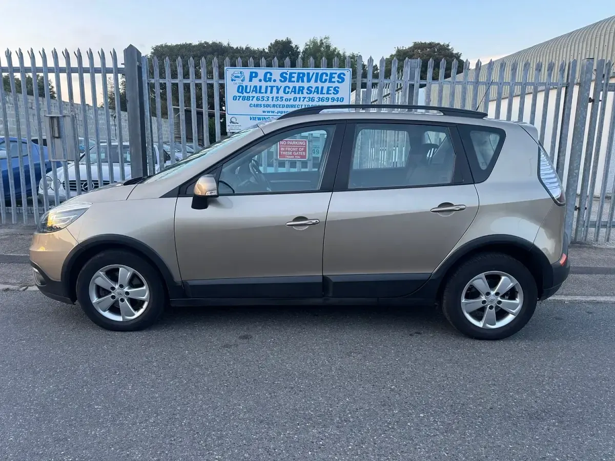 Used Renault Scénic III XMOD 110 HP (80 kW) 2013 Beige MPV