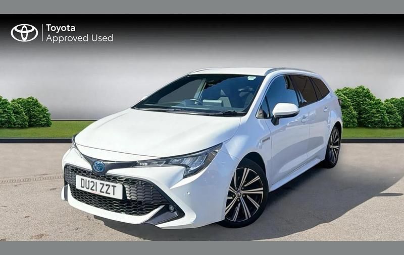 Used Toyota Corolla Design 120 HP (88 kW) 2021 White Estate