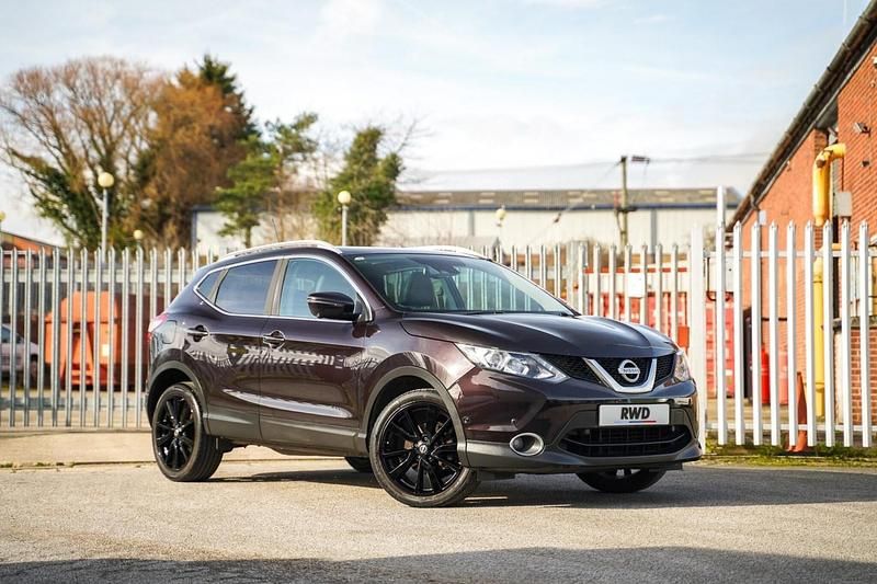 Used Nissan Qashqai Tekna 110 HP (80 kW) 2015 Black SUV