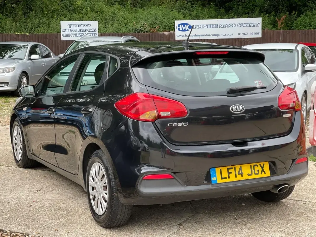 Used Kia Ceed 128 HP (94 kW) 2014 Black Hatchback