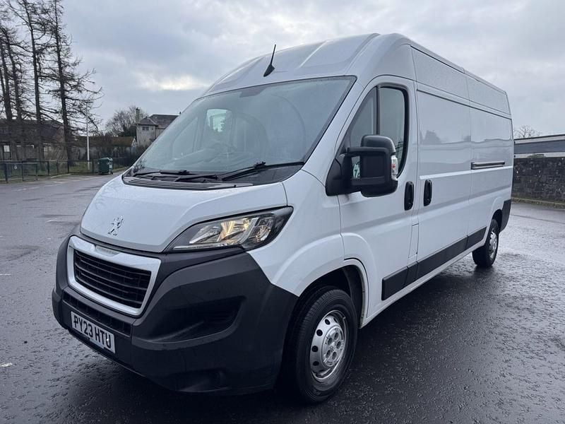 Second-hand Peugeot Boxer Premium 140 CP (102 kW) 2023 Alb Van