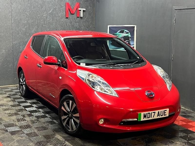 Used Nissan Leaf Tekna 80 kW (109 HP) 2017 Red Hatchback