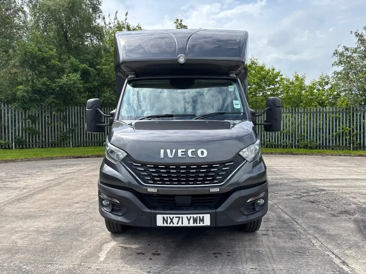 Used Iveco Daily 180 HP (132 kW) 2021 Grey