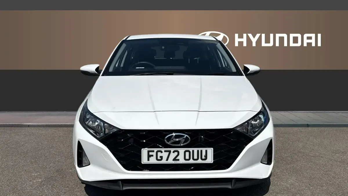 Used Hyundai i20 SE 101 HP (74 kW) 2022 White Hatchback