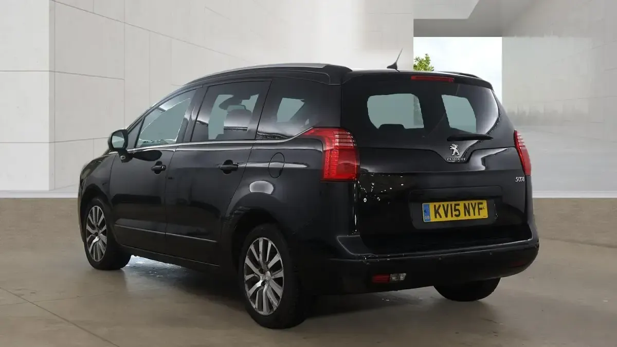 Used Peugeot 5008 Allure 163 HP (119 kW) 2015 Black MPV