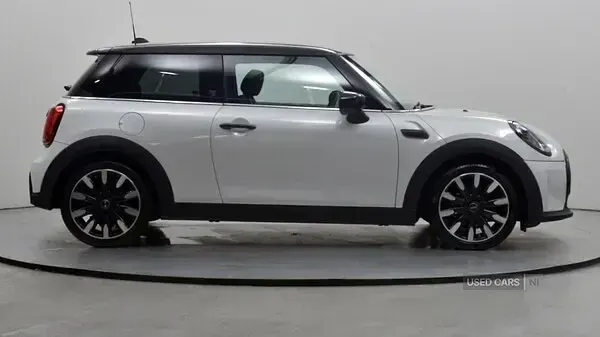 Used Mini Cooper Exclusive 134 HP (98 kW) 2023 White Hatchback