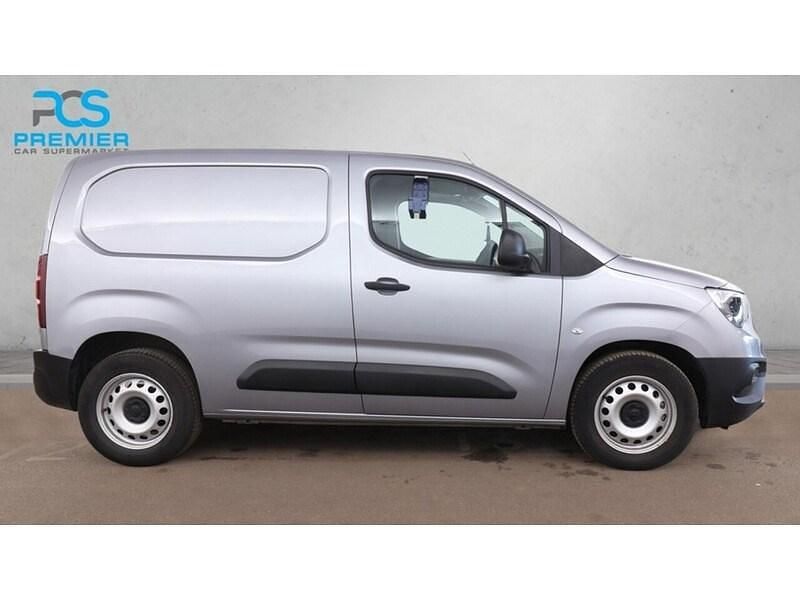 Used Vauxhall Combo 100 kW (136 HP) 2024 Grey MPV
