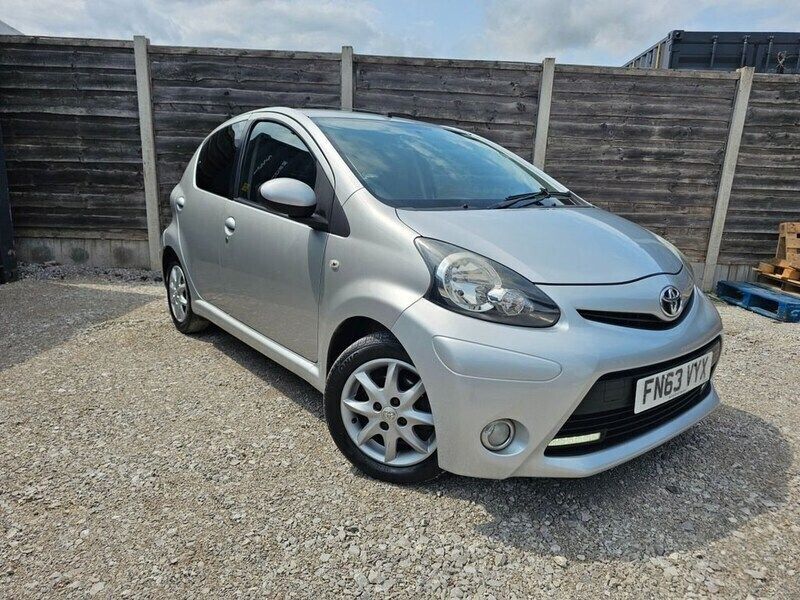 Silver Used 2013 Toyota Aygo Hatchback | £2,450 (Good price) - Image 1/4