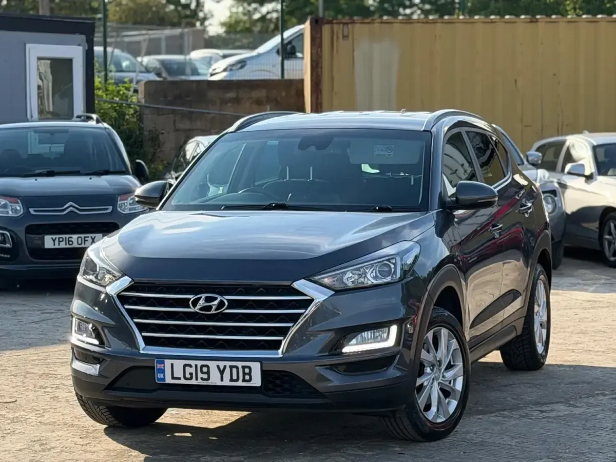 Used Hyundai Tucson SE 132 HP (97 kW) 2019 Grey SUV