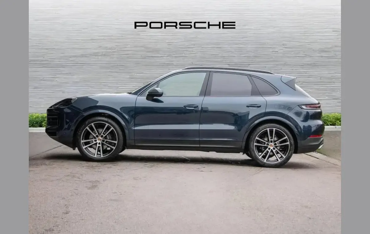 Used Porsche Cayenne Sport 348 HP (255 kW) 2026 Blue SUV