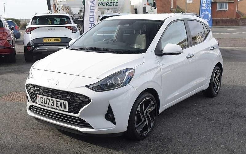 Used Hyundai i10 Premium 84 HP (61 kW) 2023 Hatchback