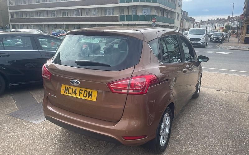 Usado Ford B-MAX Zetec 105 HP (77 kW) 2016 Monovolume