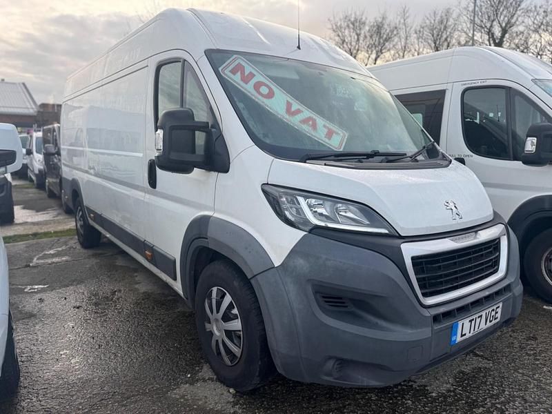 Used Peugeot Boxer 130 HP (95 kW) 2017 White Van