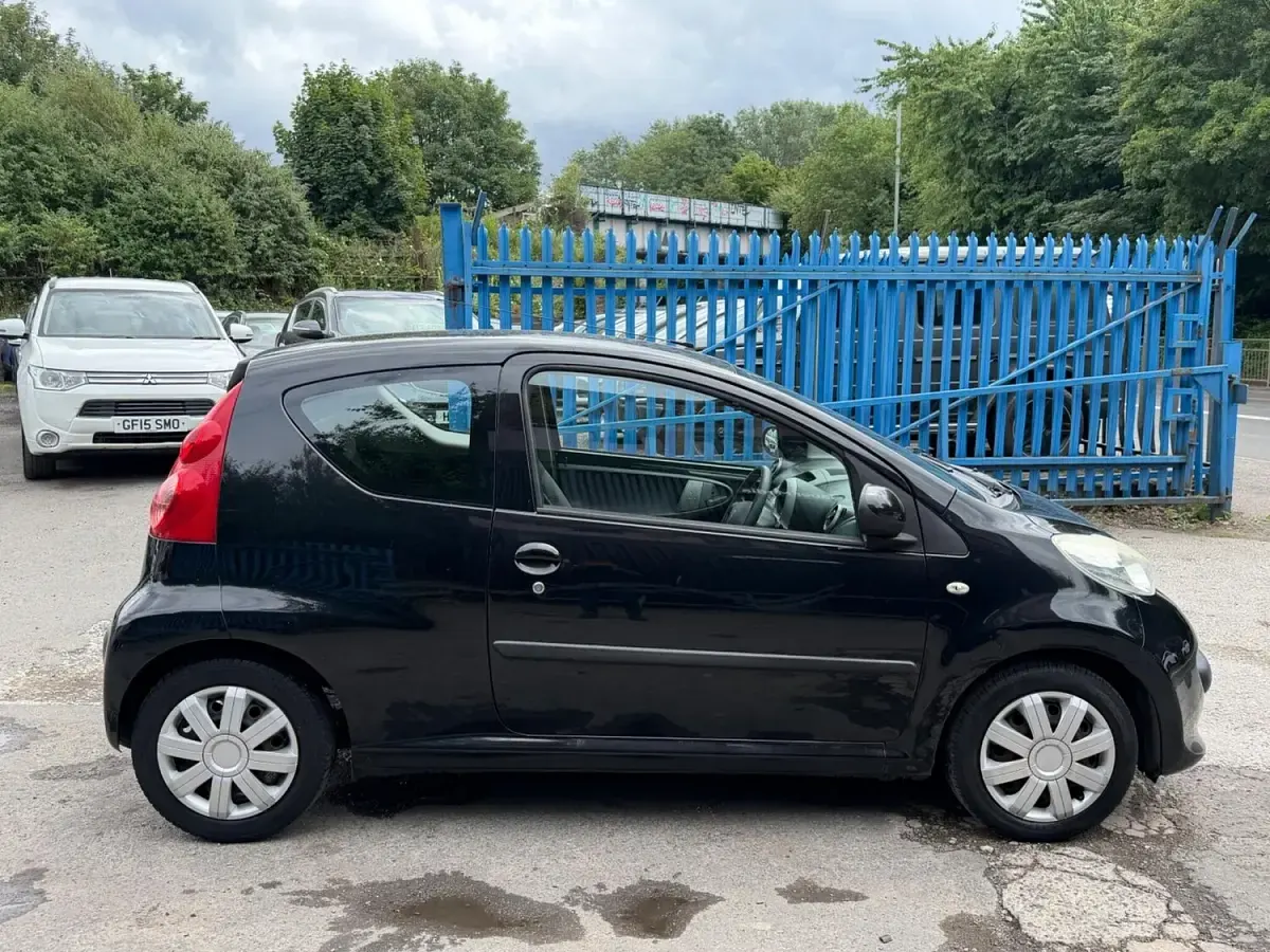 Used Peugeot 107 68 HP (50 kW) 2007 Black Hatchback