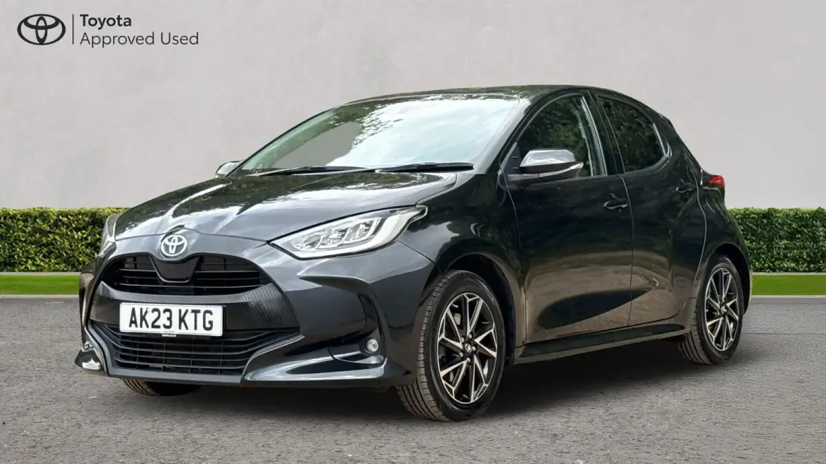 Used Toyota Yaris Design 116 HP (85 kW) 2023 Eclipse black Hatchback