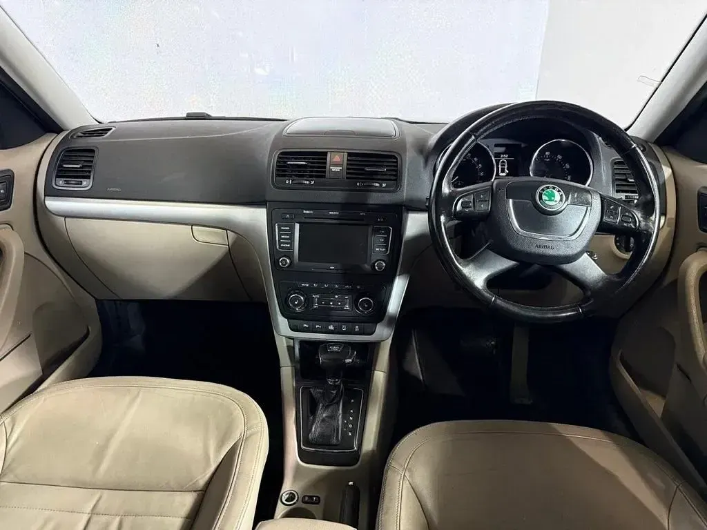 Used Skoda Yeti Elegance 140 HP (102 kW) 2012 Brown SUV