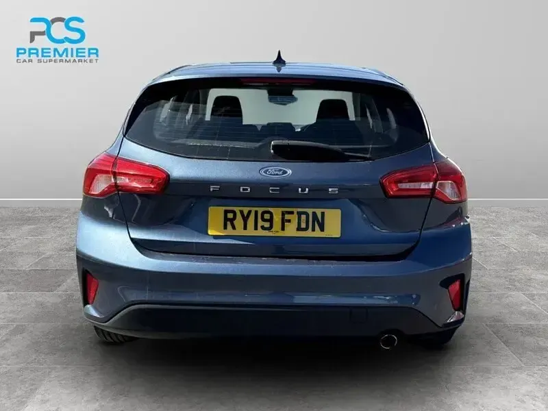 Usado Ford Focus Zetec 125 HP (91 kW) 2019 Azul Citadino