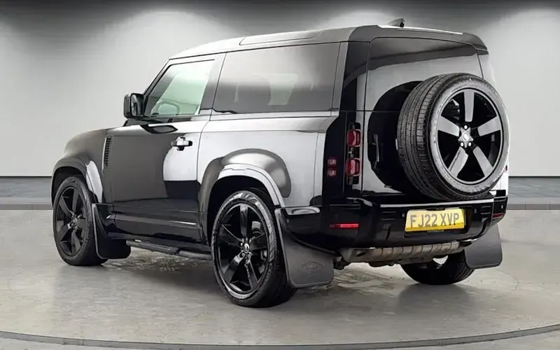 Used Land Rover Defender S 400 HP (294 kW) 2022 Santorini black SUV