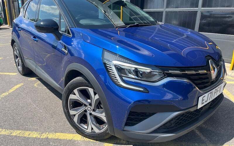 Id metallic iron blue Used 2022 Renault Captur R.S. SUV | £17,908 (Fair price) - Image 1/4
