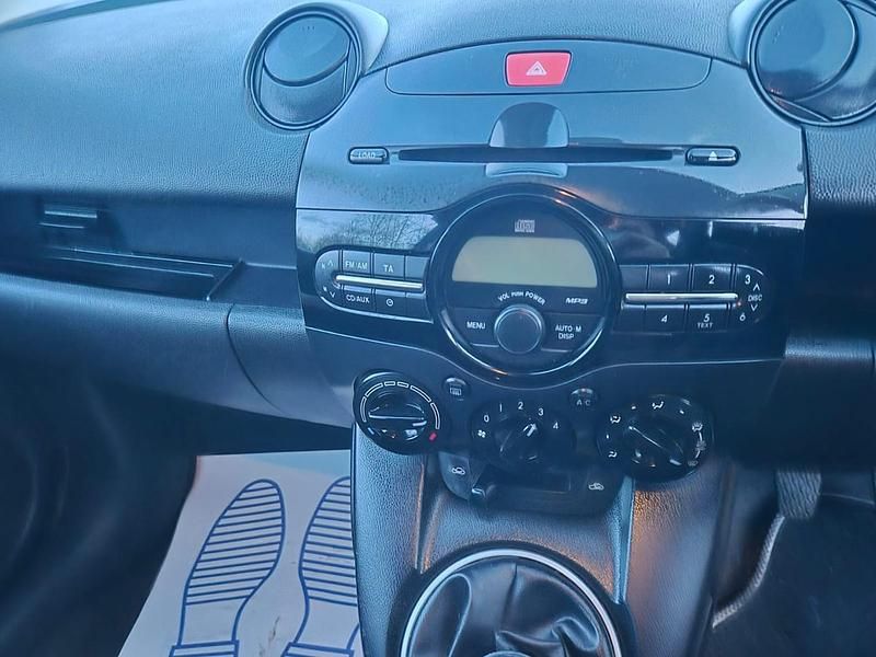Second-hand Mazda 2 2012 Albastru Hatchback