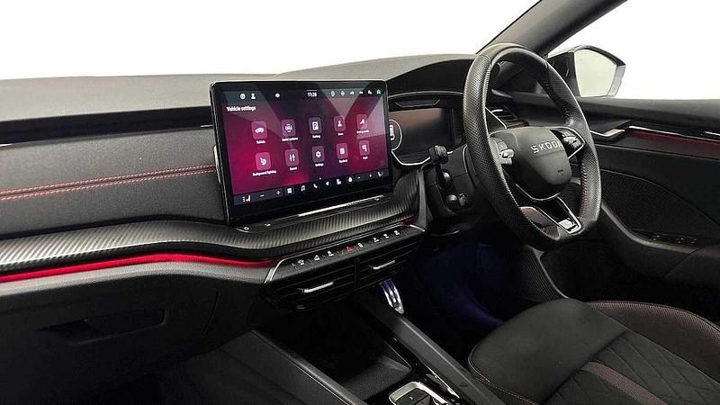 Used Skoda Octavia vRS 265 HP (194 kW) 2025 Race blue metallic Estate