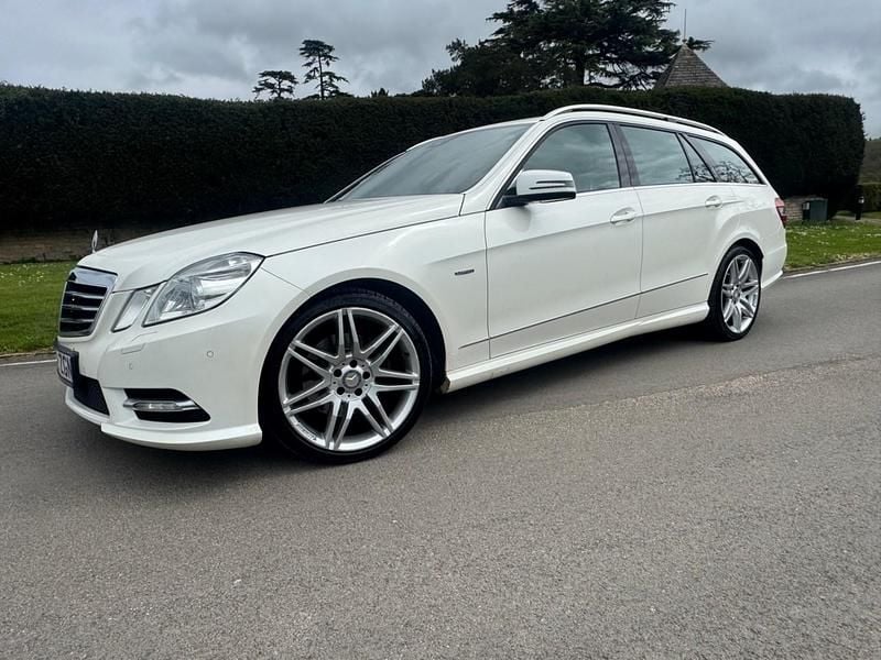 Begagnad Mercedes E220 170 HK (125 kW) 2012 Vit Kombi